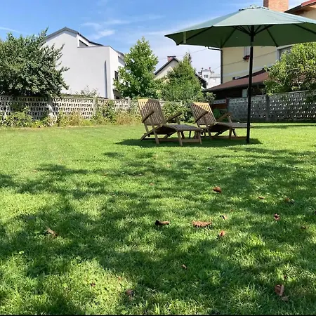 Huge Bbq Garden 1, Basement App Two Bathrooms, Ac, Free Parking Apartmán